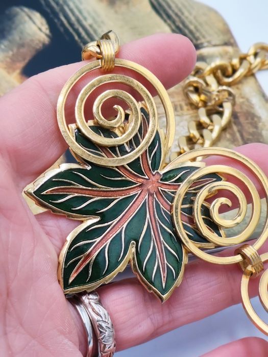 Масивно винтидж дизайнерско колие , перфектно състояние