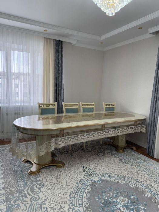 Продаем стол в отличном состоянии