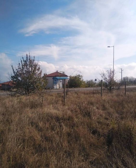 Продавам парцел 1700 кв.в