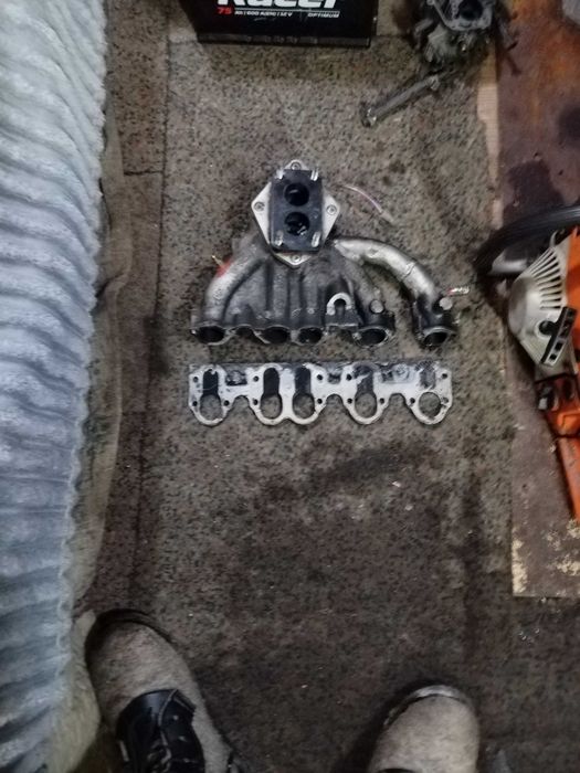 Коллектор с переходной пластинкой ауди 2.3 под карбюратор