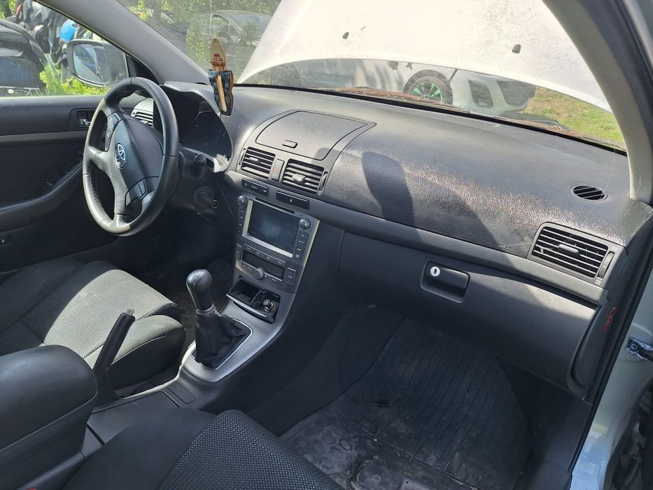 Dezmembrari Toyota Avensis 1.8 benzina an 2008