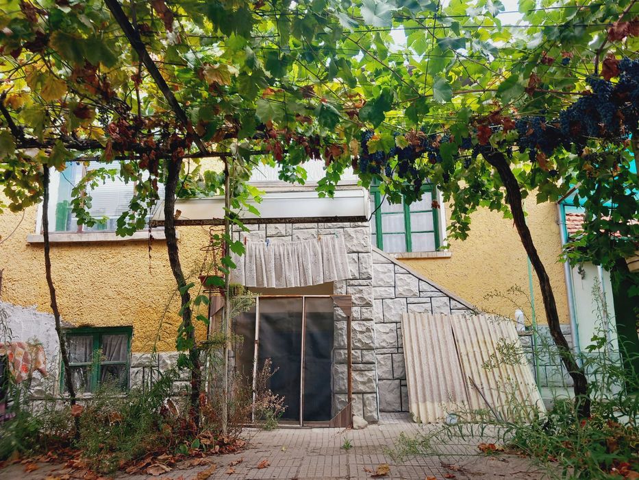 Продава се Къща в Пловдив, Център - 100 кв.м за 550 €/кв.м - Снимка #1