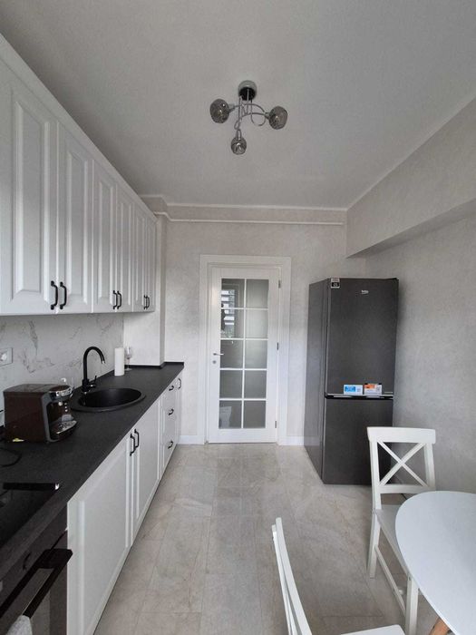 Proprietar,inchiriez apartament 2 camere decomandat | Royal Town,Copou | prima inchiriere