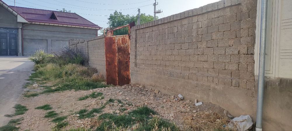 Yer sotiladi. Ippodrom Olim polvonda