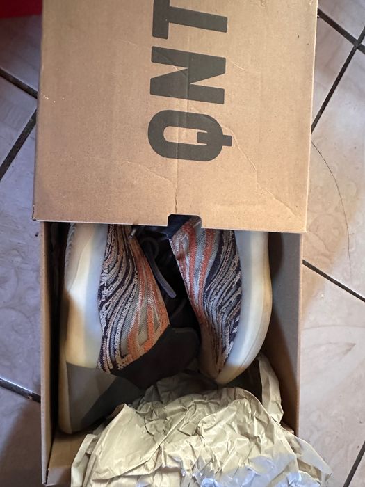 Yeezy QNTM Flaora