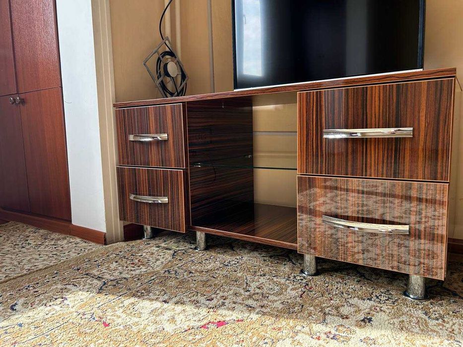 Продаётся тумба для телевизора