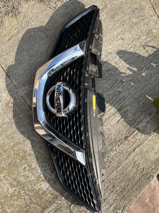 Grila fata si far nissan qasqai j11 2016