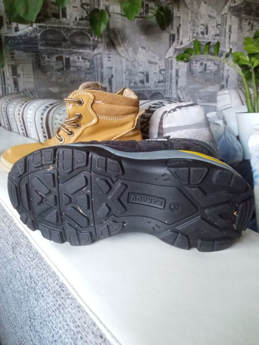 Продам обувь детскую