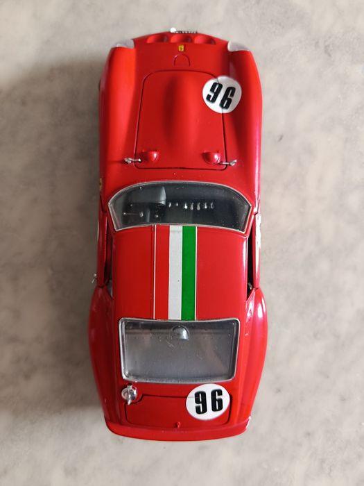Ферари GTO размер 1/18