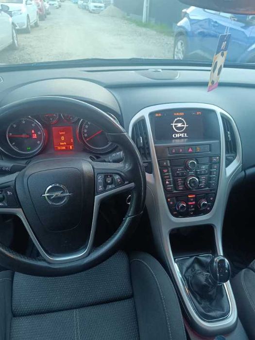 OPEL Astra 2011 — imagine 5