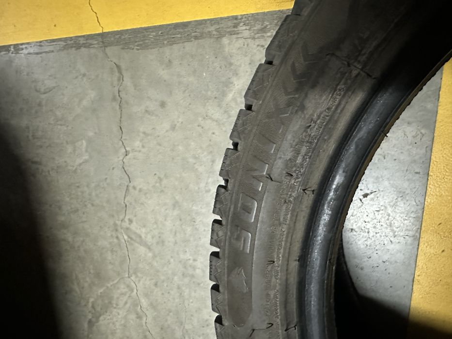 Шины зимние R18 235/45/18