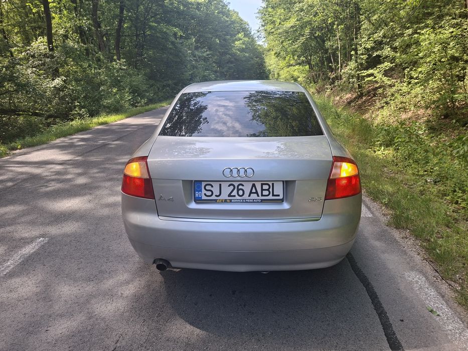 AUDI A4 2004 — imagine 8