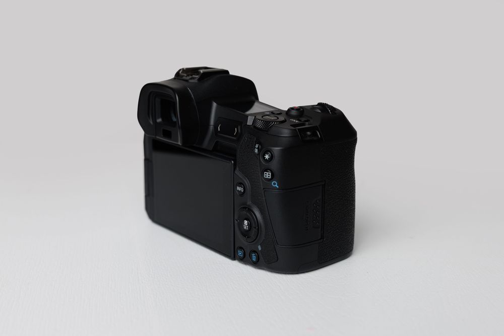 Фотоапарат Canon R