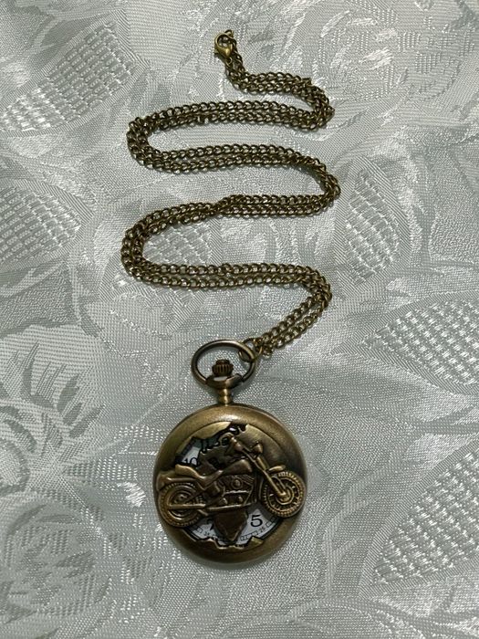 Мъжки джобен часовник с кварцов механизъм