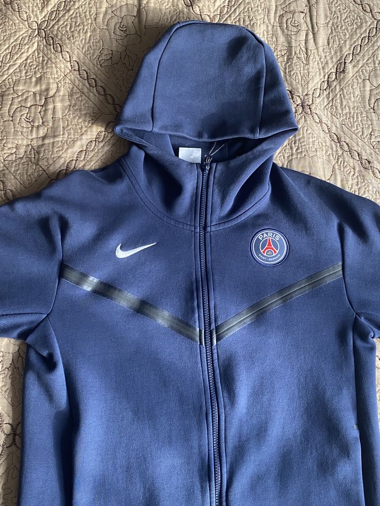 Nike Paris Saint-Germain Tech Fleece Windrunner Men's Full-Zip Hoodie –  TheColiseum Sports