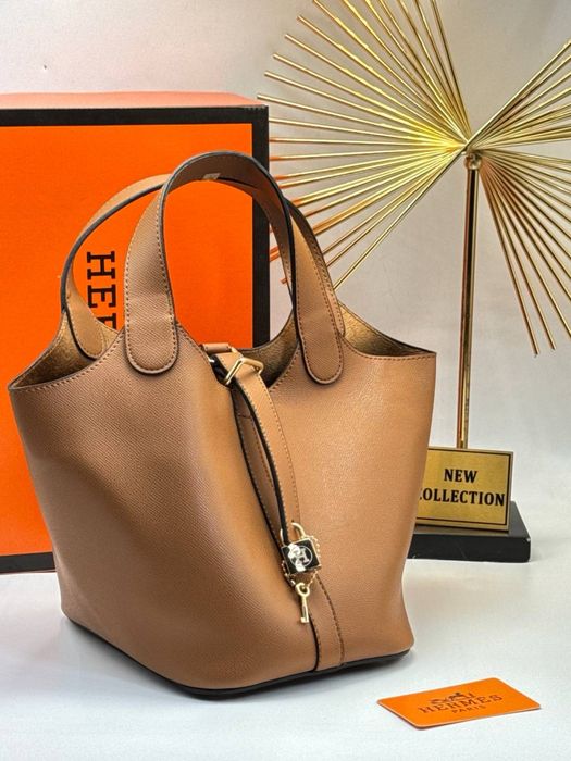 Geanta Hermes noua !!! Dimensiuni 34/21 !!!