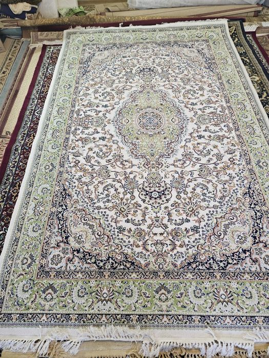 Продаются ковры разных размеров