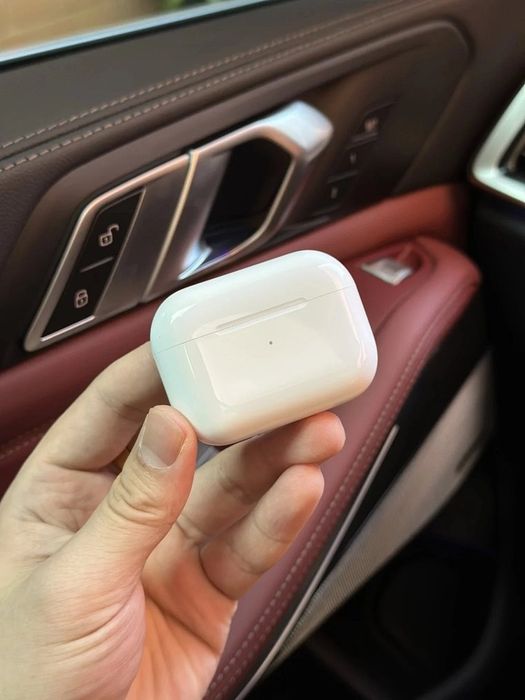 Airpods pro2  ( 3rd generation , 4th generation, 5th generation )