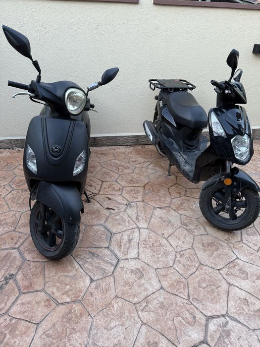 Vand 3 scutere 2T  perfect pentru delivery