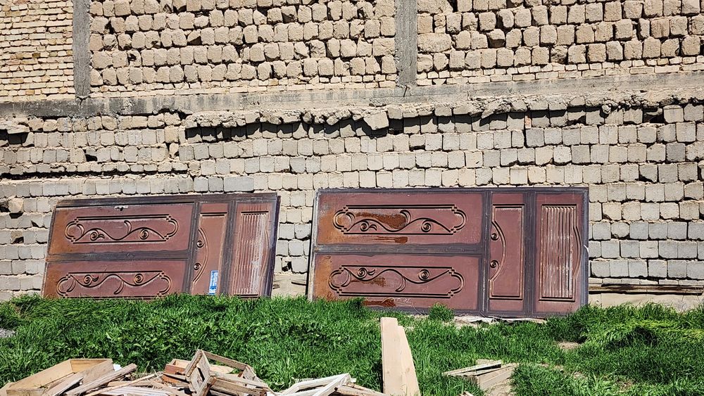 Дарвоза сотилади.