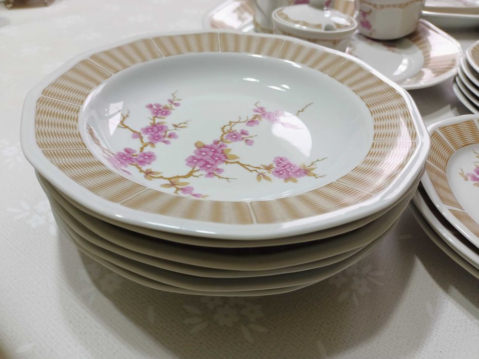 Продам столовый сервиз ГДР 35000тенге