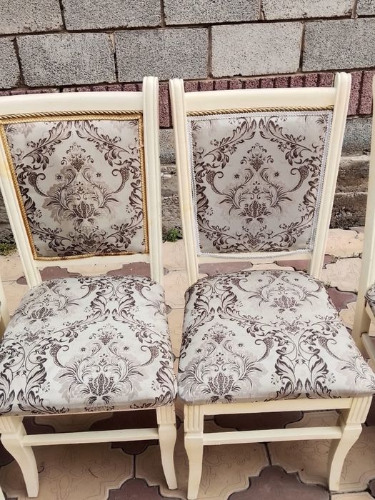 Обеденный столы со стульями