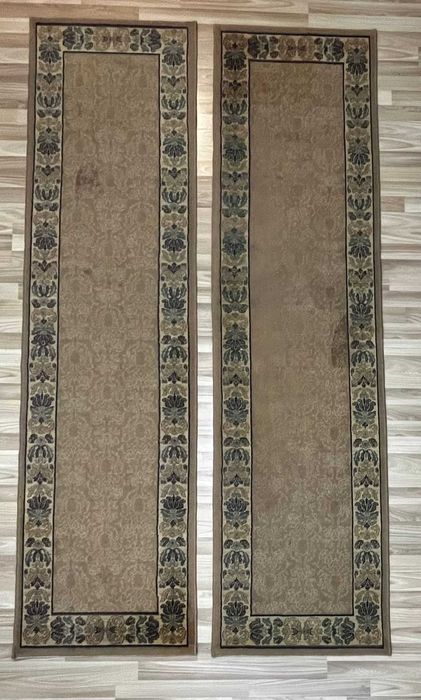 Covoare dreptunghiulare, doua bucăți, 250cm-65cm, preț 200 lei
