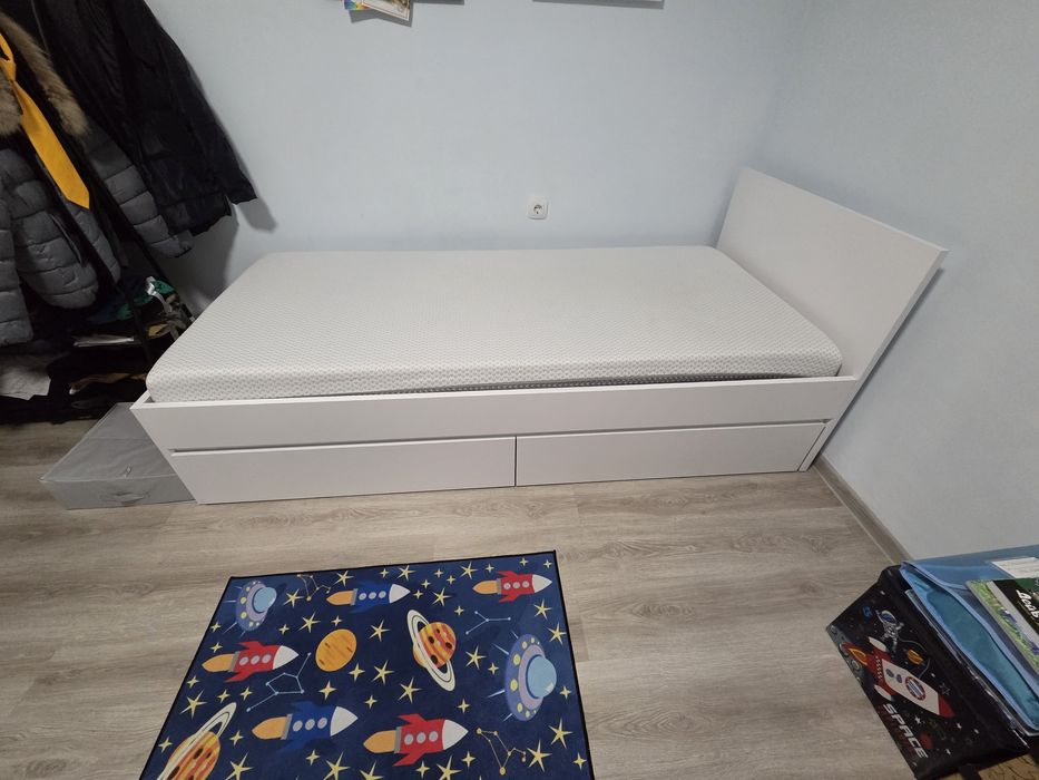 Единично легло с матрак Юск