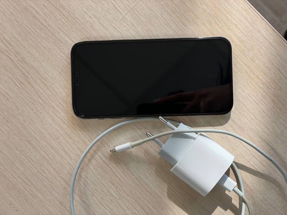 IPhone 12 pro + Airpods 2