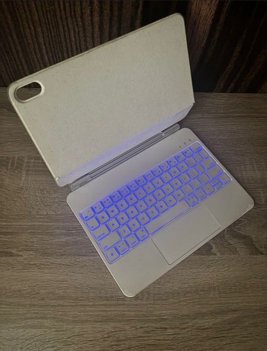 Ipad 10th gen - 64GB гаранция, клавиатура и писалка