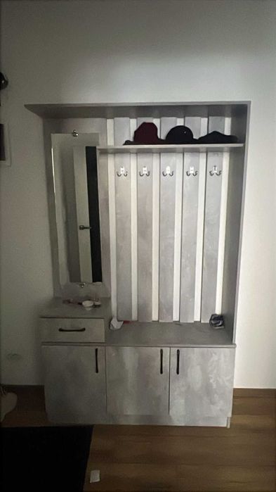 Шкаф в прихожую.