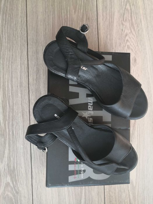 Дамски сандали черни