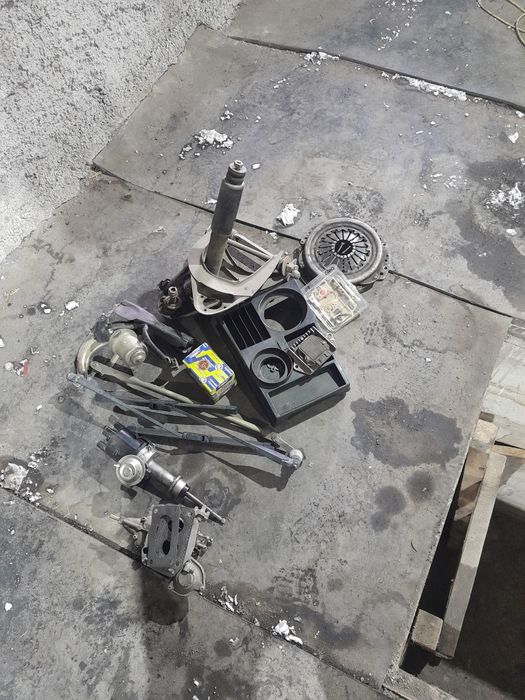 Продаю на разбор ваз 2106