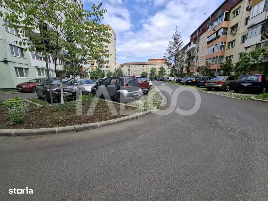 Apartament de vanzare cu 3 camere si balcon Mihai Viteazul lift