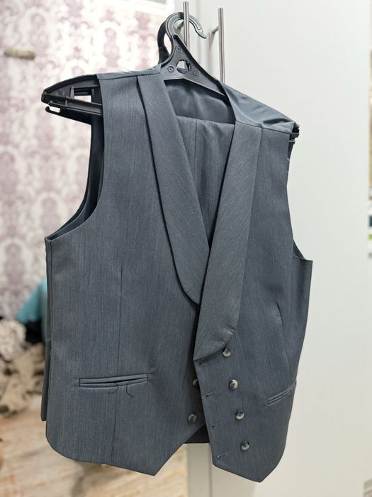 Продается мужской костюм