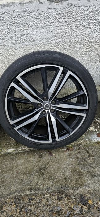 Roti vara Volvo originale 255 x 40 R21