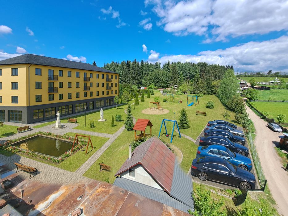 25 euro/mp, negociabil - 3992 mp intravilan, casă cu utilități