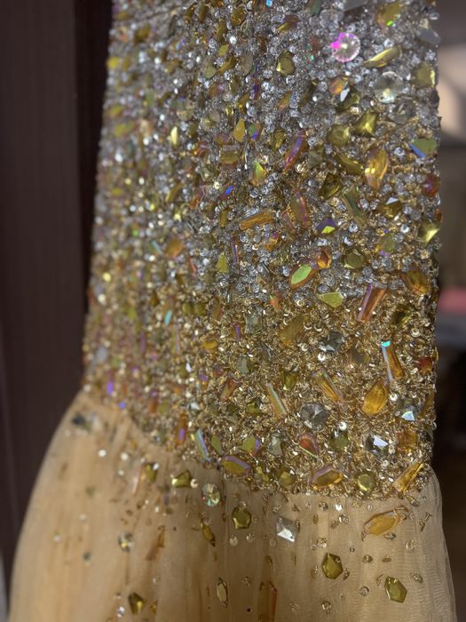 Вечернее или свадебное платье