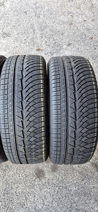 4 anvelope iarna Michelin,235/50/18.Pretul este pe bucata.