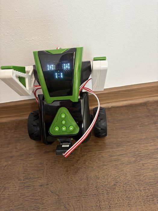 Robot programabil Xtrem Bots Mazzy STEM Bluetooth asamblat cu accesorii si cutie