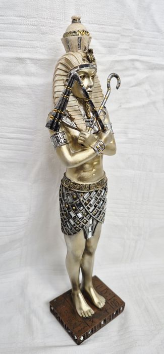 Figurină egipteană Tutankhamun din rășină acrilică, Colecția Leonardo, 36cm înnălțime.