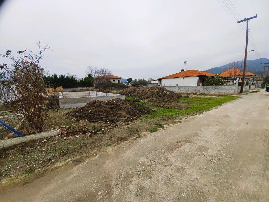 Строеж за инвестиционна къща с 3 студия  в Неа Врасна, Гърция