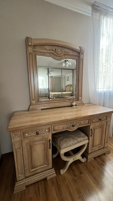 Спальный гарнитур