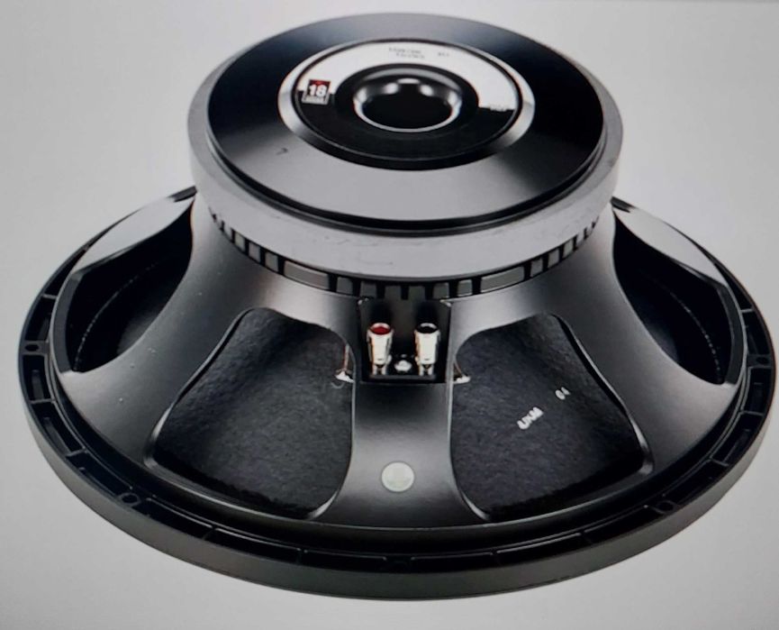 Vând 4 difuzoare Eighteensound 15W700, 8 ohm noi. Targu-Mures • OLX.ro