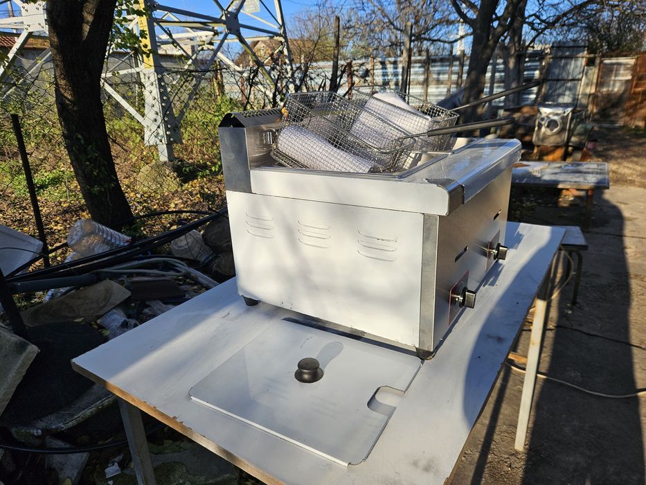 Фритюрник на Газ 2х5 литра Нови Цена 650лв.