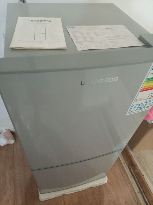 Холодильник срочно продам