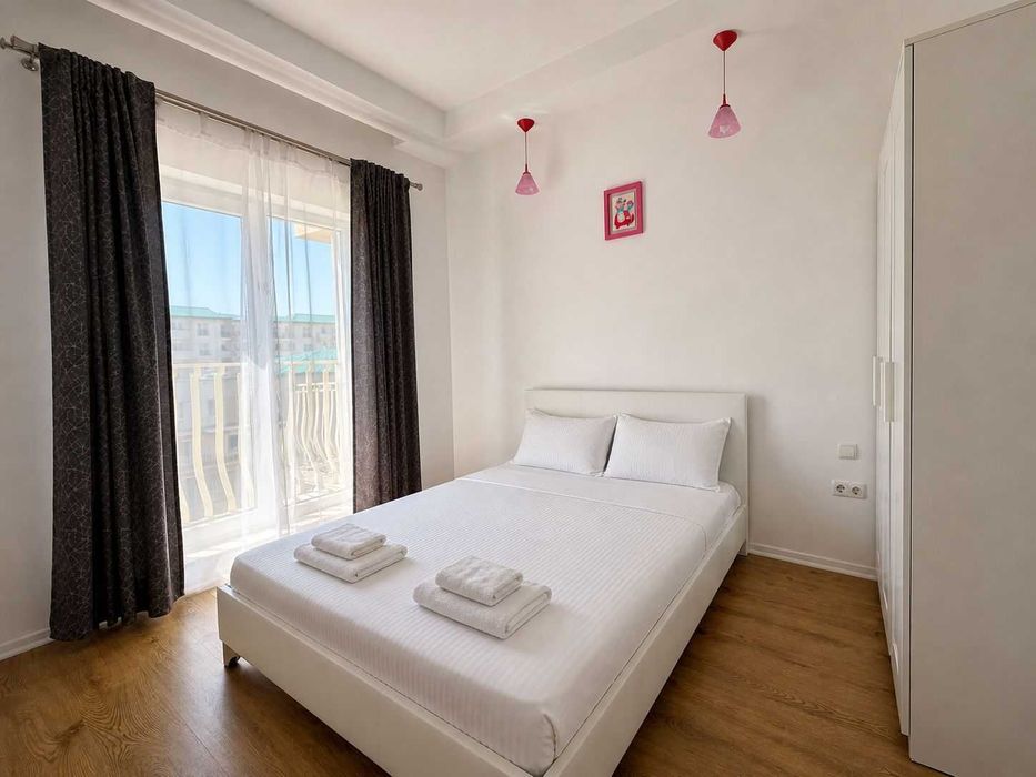Regim hotelier 4 camere 2 bai Cosmopolis 8 persoane