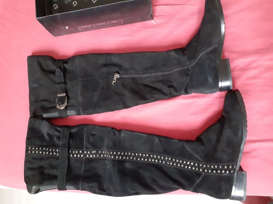 Cizme lungi din piele întoarsă