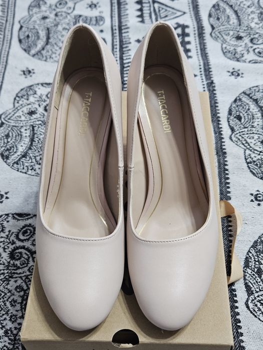 Босоножки женские