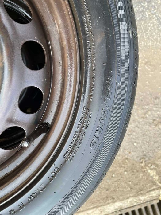 Гуми  с джанти и тазове летни 195/55/15